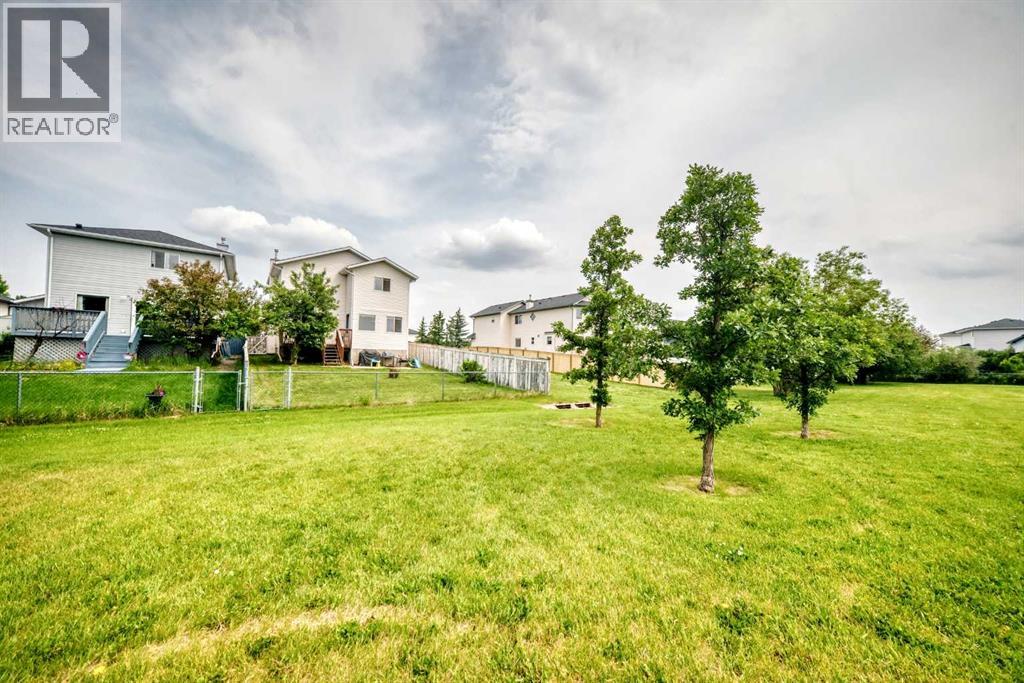 7230 Laguna Way NE, Calgary, Alberta  T1Y 7B9 - Photo 2 - A2325299