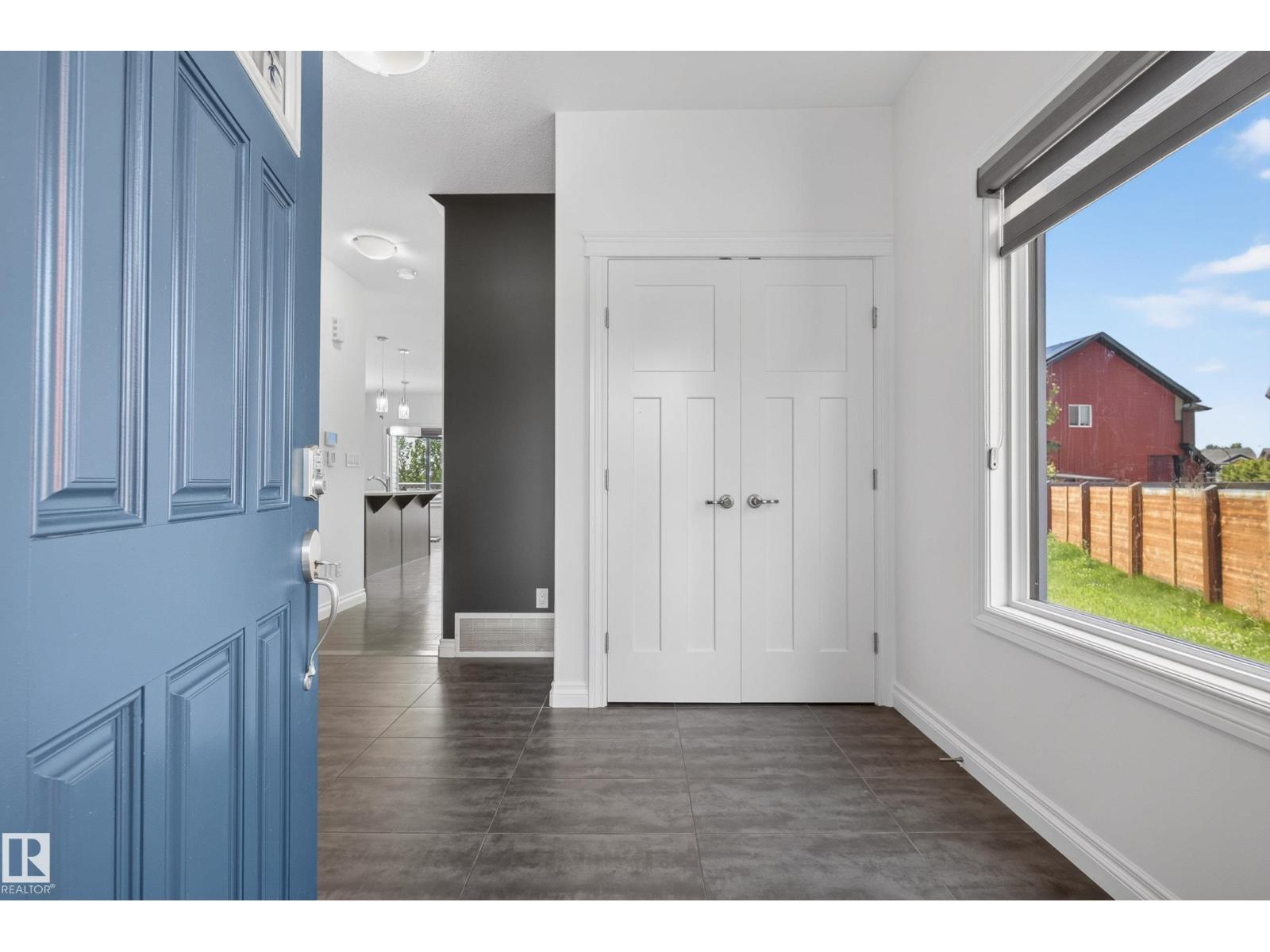 720 Charlesworth Wy SW, Edmonton, Alberta  T6X 2E9 - Photo 4 - E4498439