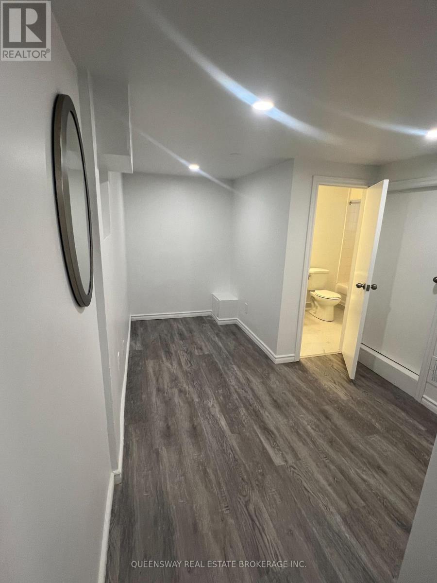 1389 Lansdowne Avenue, Toronto, Ontario  M6H 3Z9 - Photo 5 - W13553812