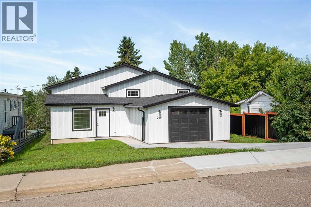 209 First Avenue S, Torrington, Alberta  T0M 2B0 - Photo 1 - A2328604