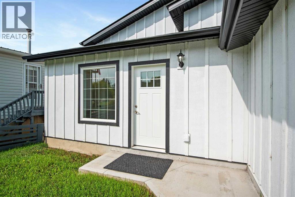209 First Avenue S, Torrington, Alberta  T0M 2B0 - Photo 2 - A2328604