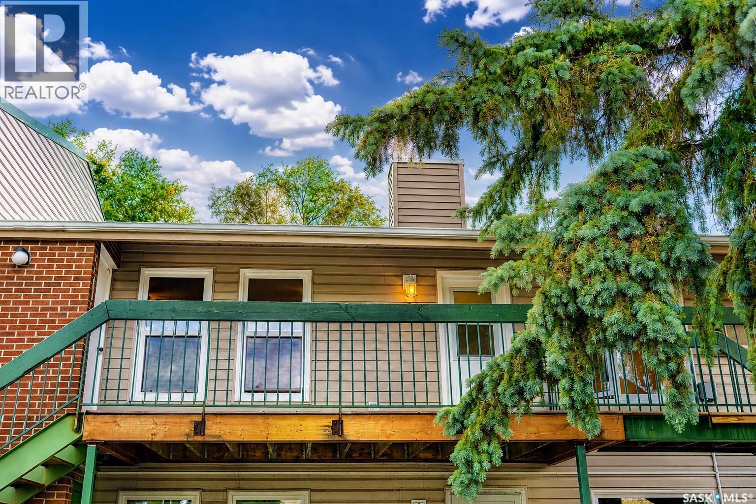 8 B NOLLET AVENUE, Regina