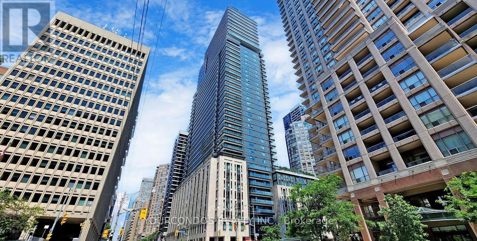 1307 - 955 BAY STREET, Toronto, Ontario