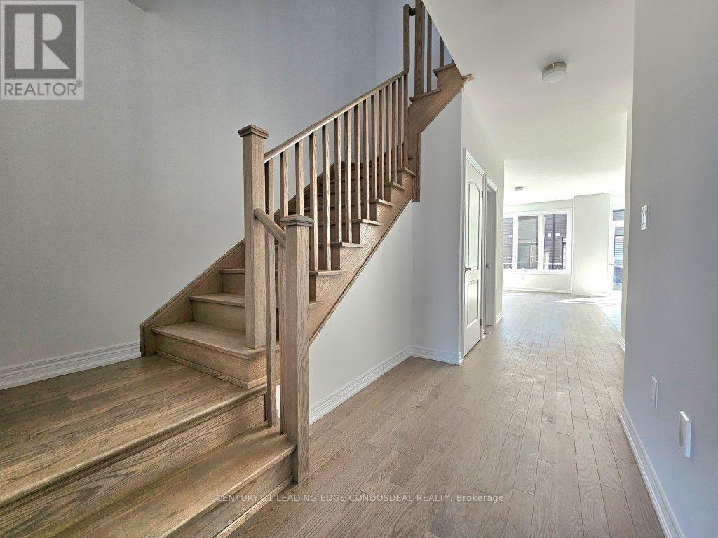 21 Milady Crescent, Barrie, Ontario  L9J 0X3 - Photo 5 - S13553838
