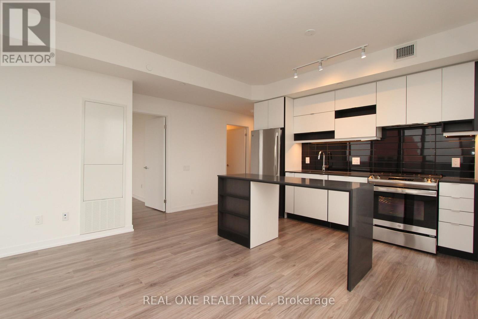 3104 - 4065 Confederation Parkway, Mississauga, Ontario  L5B 0L4 - Photo 2 - W13553830
