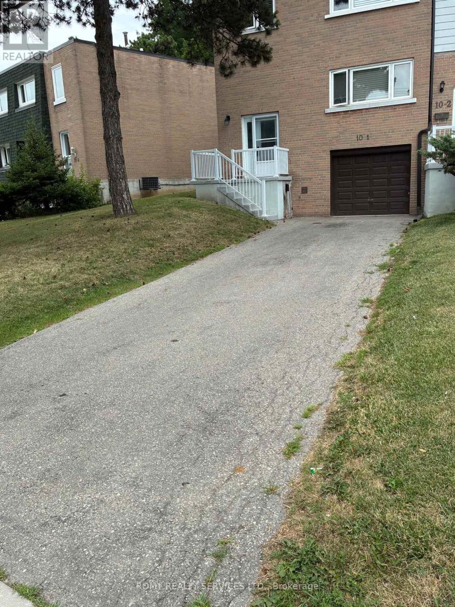 1 - 10 GRANDRAVINE DRIVE, Toronto, Ontario