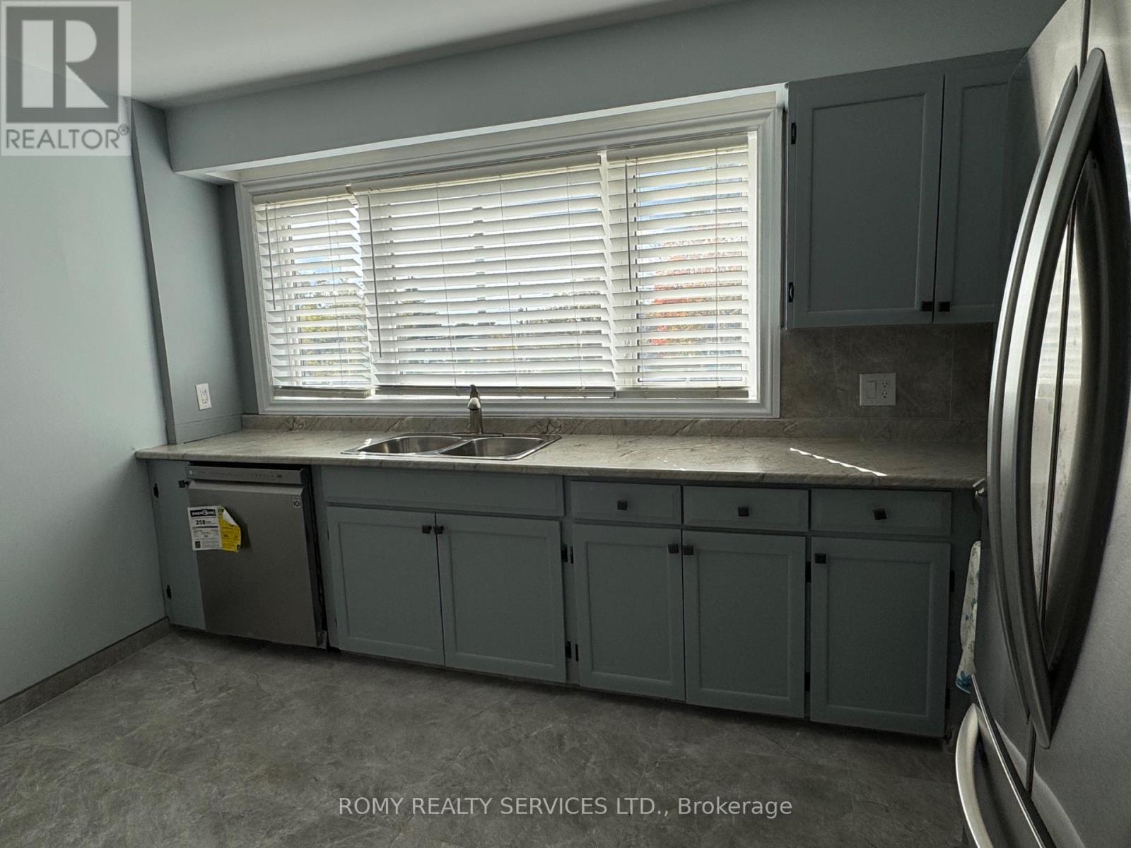 1 - 10 Grandravine Drive, Toronto, Ontario  M3J 1B1 - Photo 5 - W13553842