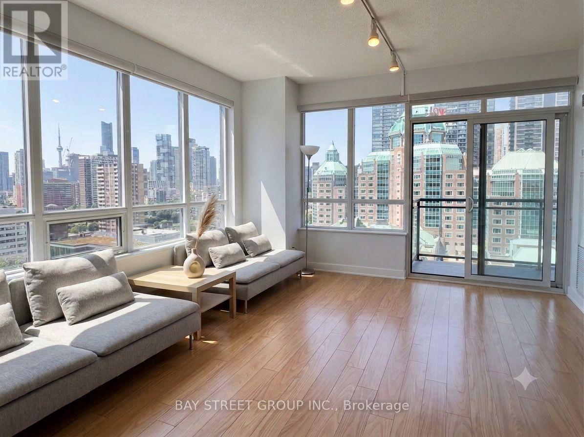 1206 - 28 Linden Street, Toronto, Ontario M4Y 0A4 - Photo 3 - C13553878