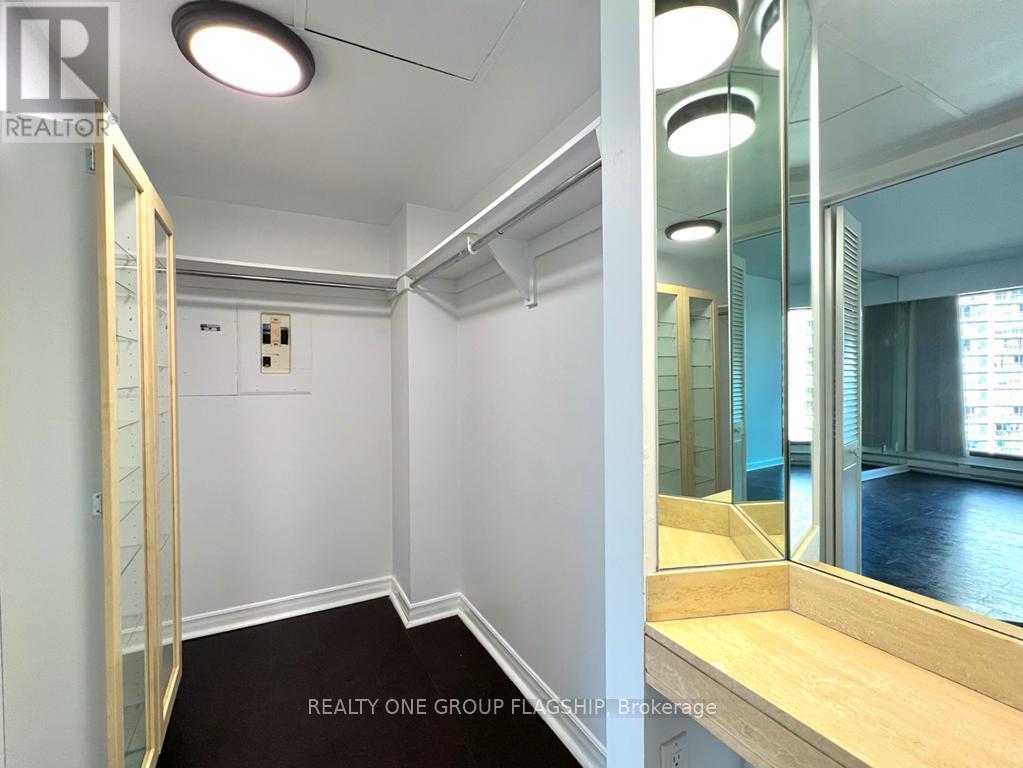 2007 - 65 Harbour Square S, Toronto, Ontario  M5J 2L4 - Photo 10 - C13553912