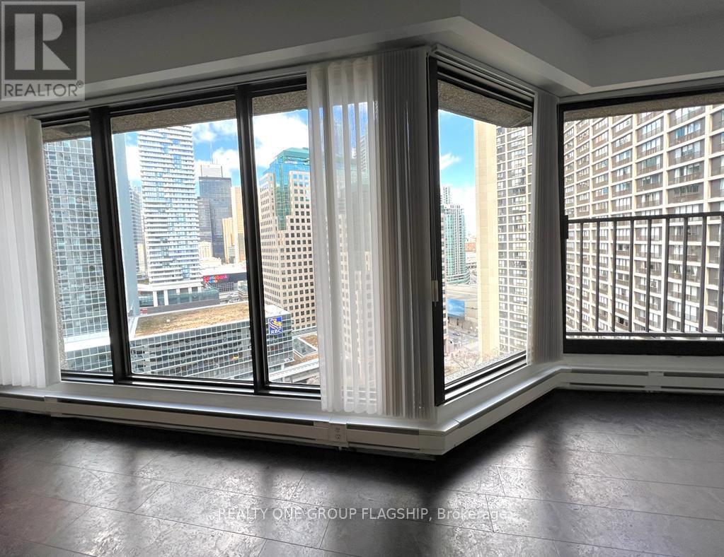 2007 - 65 Harbour Square S, Toronto, Ontario  M5J 2L4 - Photo 14 - C13553912