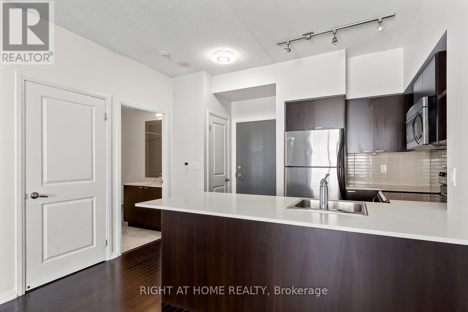1409 - 35 Hayden Street, Toronto, Ontario  M4Y 3C3 - Photo 6 - C13553924
