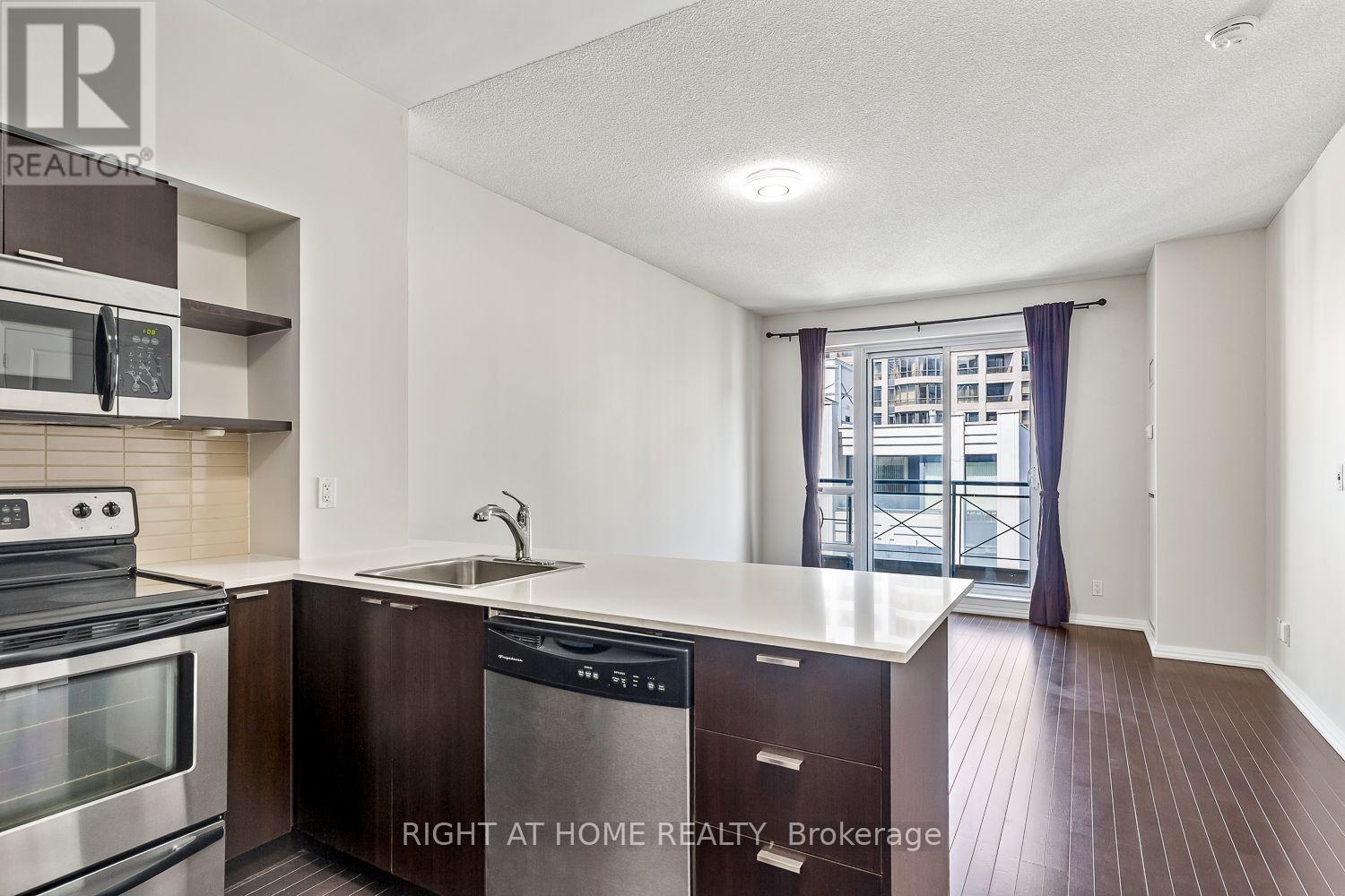 1409 - 35 Hayden Street, Toronto, Ontario  M4Y 3C3 - Photo 7 - C13553924