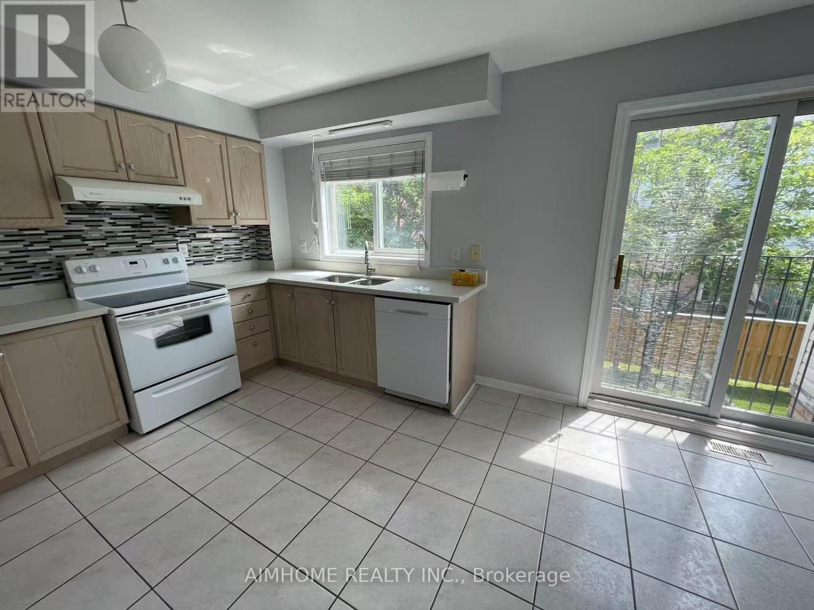 112 - 80 Acorn Place, Mississauga, Ontario  L4Z 4C6 - Photo 3 - W13553902