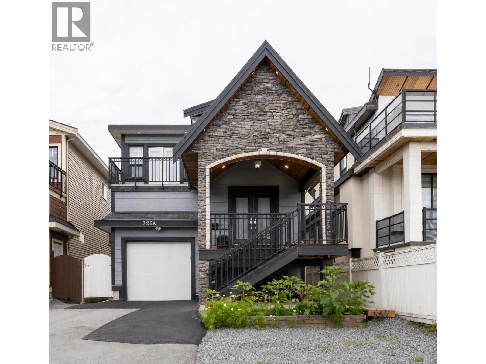 325A FENTON STREET, New Westminster, British Columbia