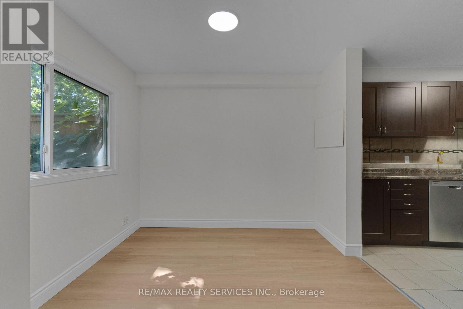 8 - 1140 Tavistock Drive, Burlington, Ontario  L7P 2N4 - Photo 10 - W13552894