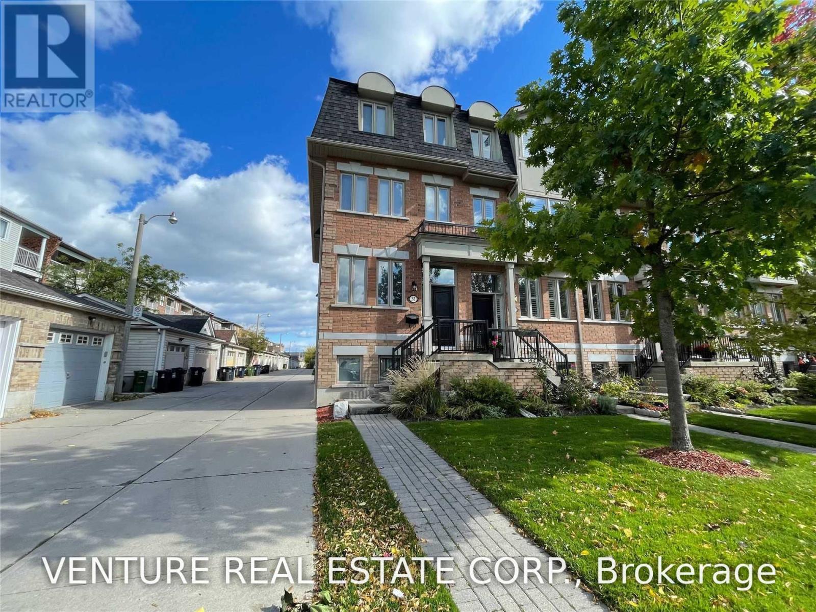31 TED REEVE DRIVE, Toronto, Ontario