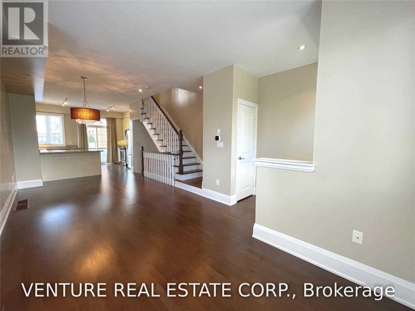 31 Ted Reeve Drive, Toronto, Ontario  M4E 3T7 - Photo 12 - E13553966