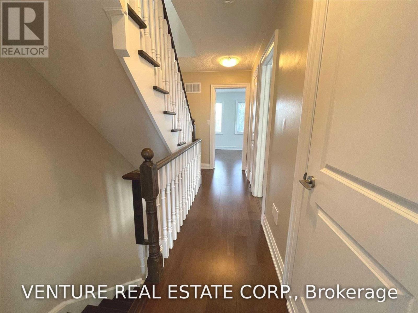 31 Ted Reeve Drive, Toronto, Ontario  M4E 3T7 - Photo 13 - E13553966