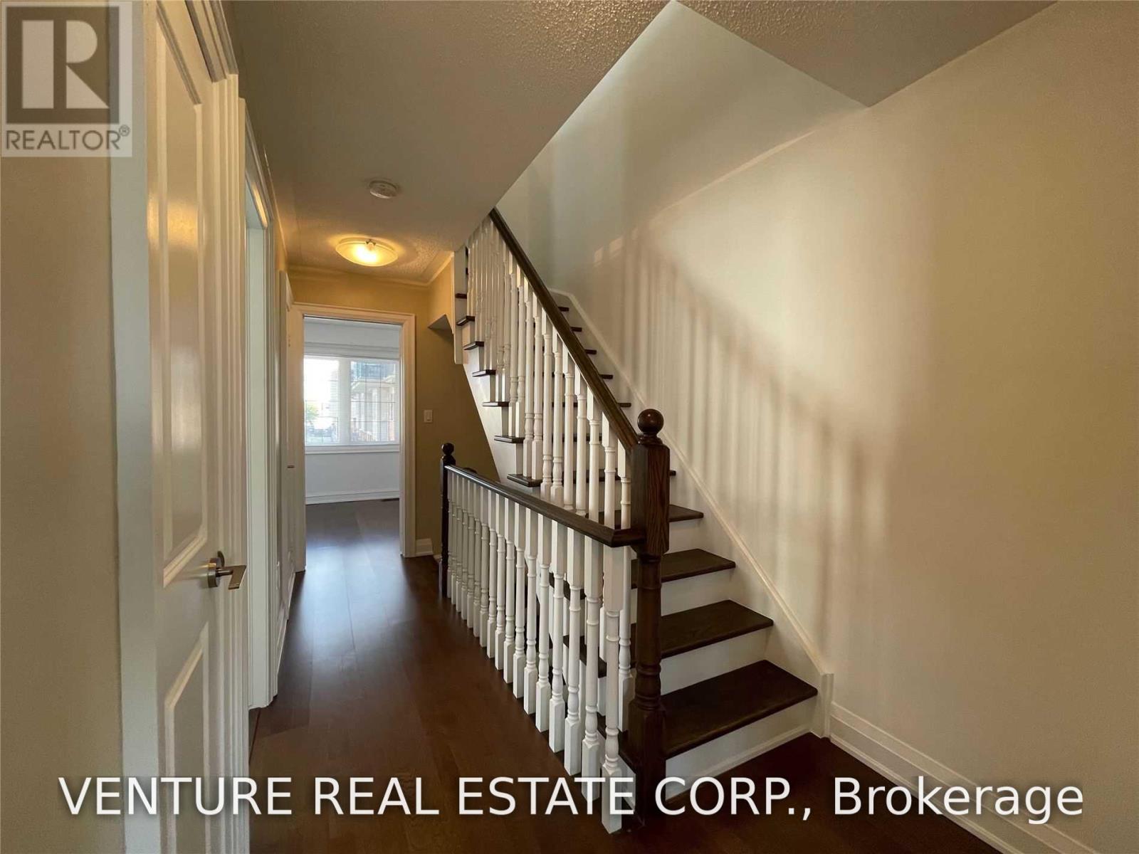 31 Ted Reeve Drive, Toronto, Ontario  M4E 3T7 - Photo 20 - E13553966