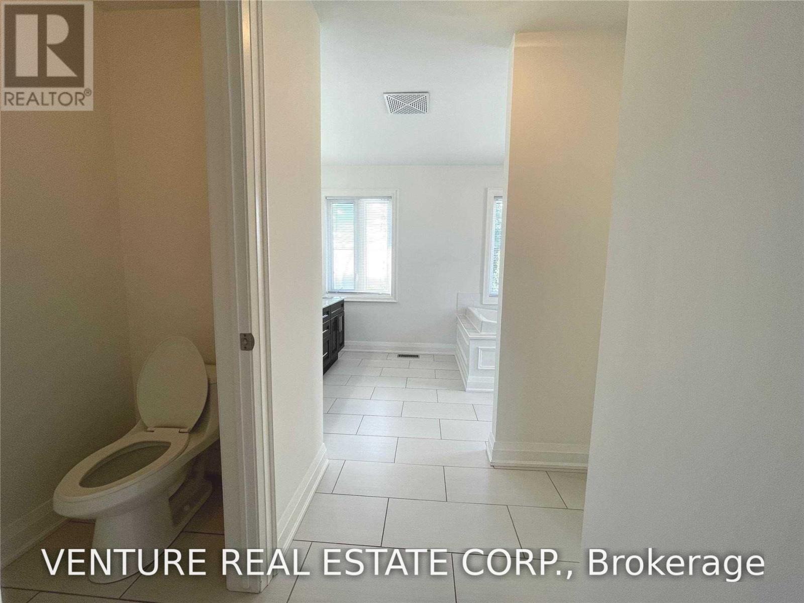 31 Ted Reeve Drive, Toronto, Ontario  M4E 3T7 - Photo 23 - E13553966