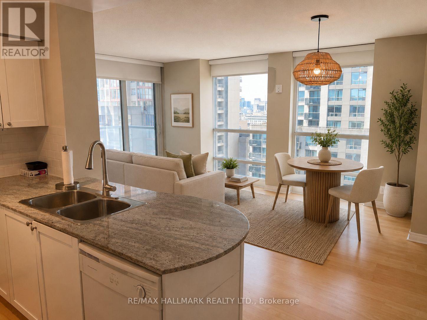 2109 - 763 Bay Street, Toronto, Ontario  M5G 2R3 - Photo 2 - C13548410
