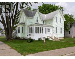 441 QUEEN STREET, Petrolia, Ontario