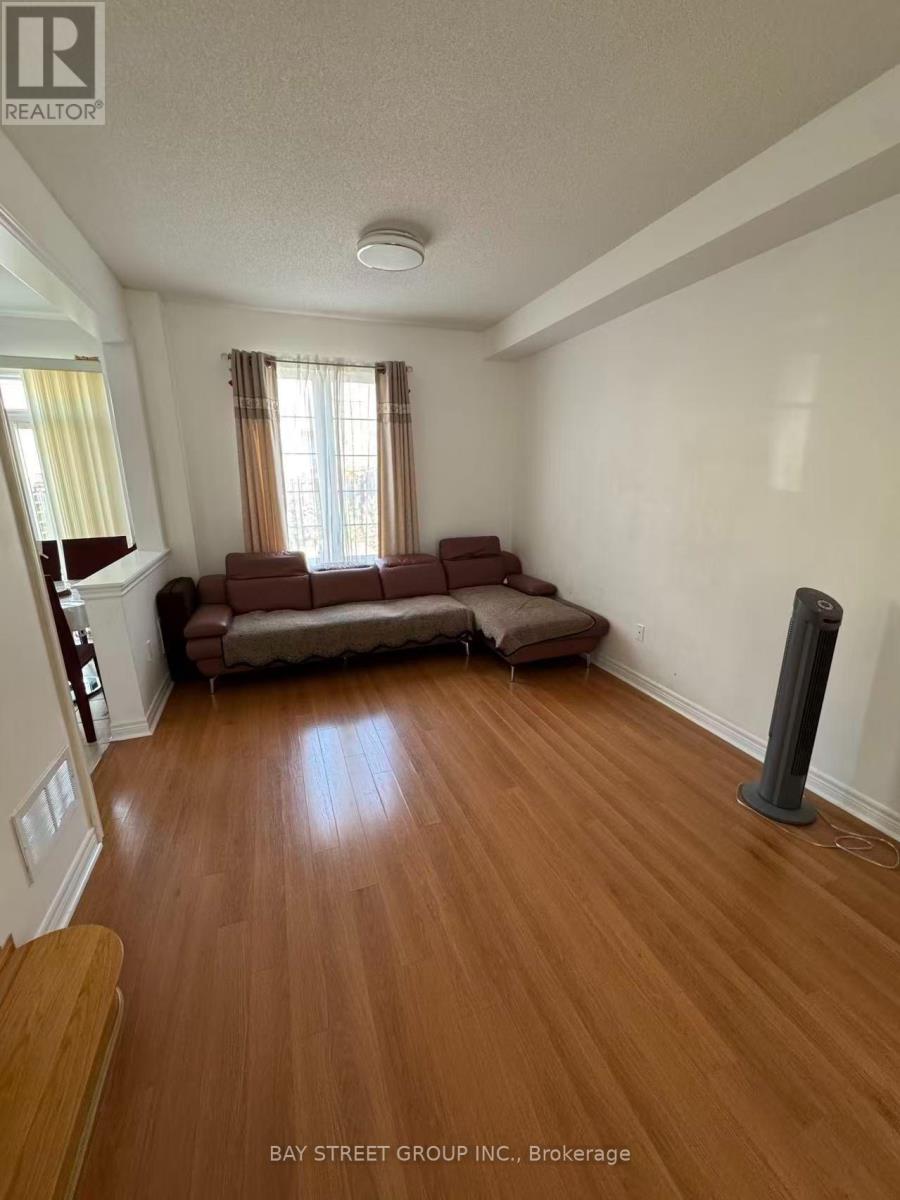 28 Prebble Drive, Markham, Ontario  L6E 0M9 - Photo 5 - N13554010