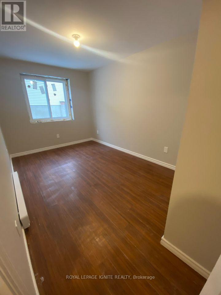 65 Hickling Trail, Barrie, Ontario  L4M 5S8 - Photo 2 - S13554006