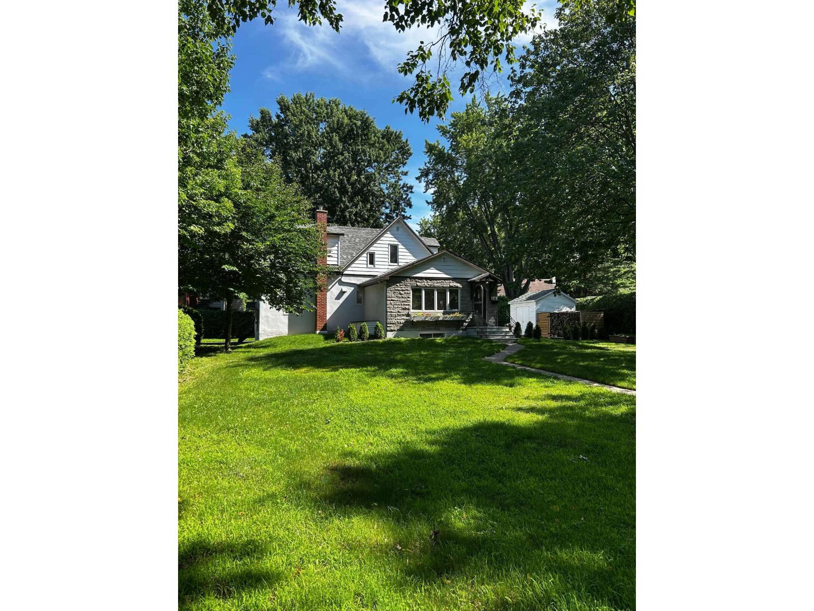 40 Rue Hôtel-de-Ville Vaudreuil-Dorion Quebec Canada J7V1N1