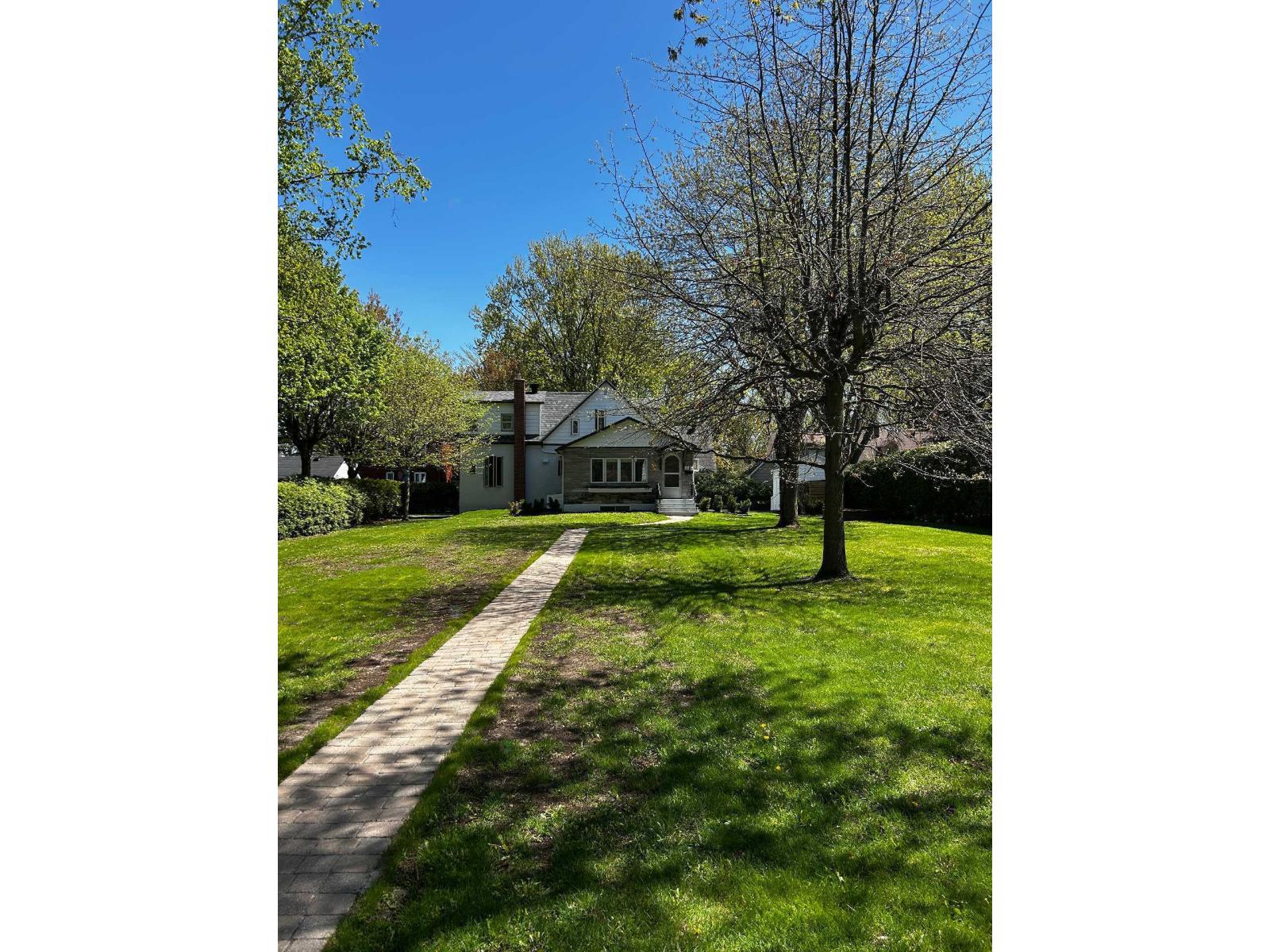 40 Rue Hôtel-de-Ville Vaudreuil-Dorion Quebec Canada J7V1N1 4