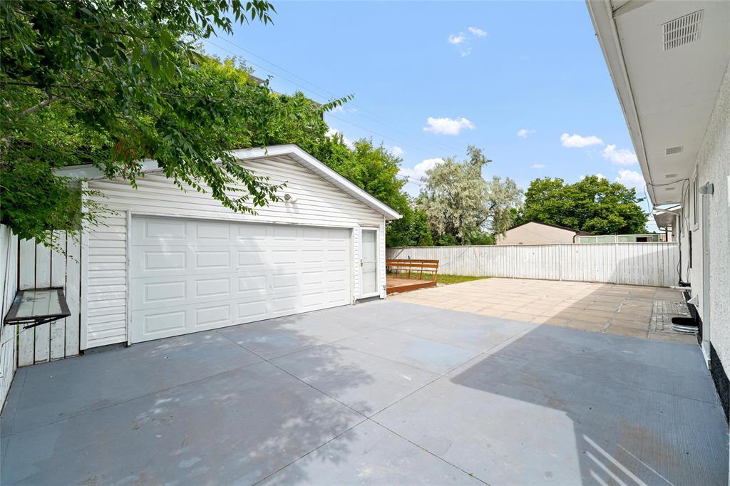500 Shelley Street, Winnipeg, Manitoba  R3K 2C1 - Photo 3 - 202616075