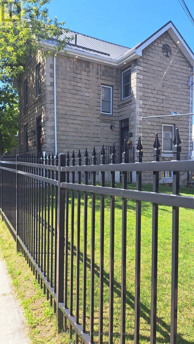 45 Chestnut Street, Kingston, Ontario  K7K 3X4 - Photo 5 - X12651356