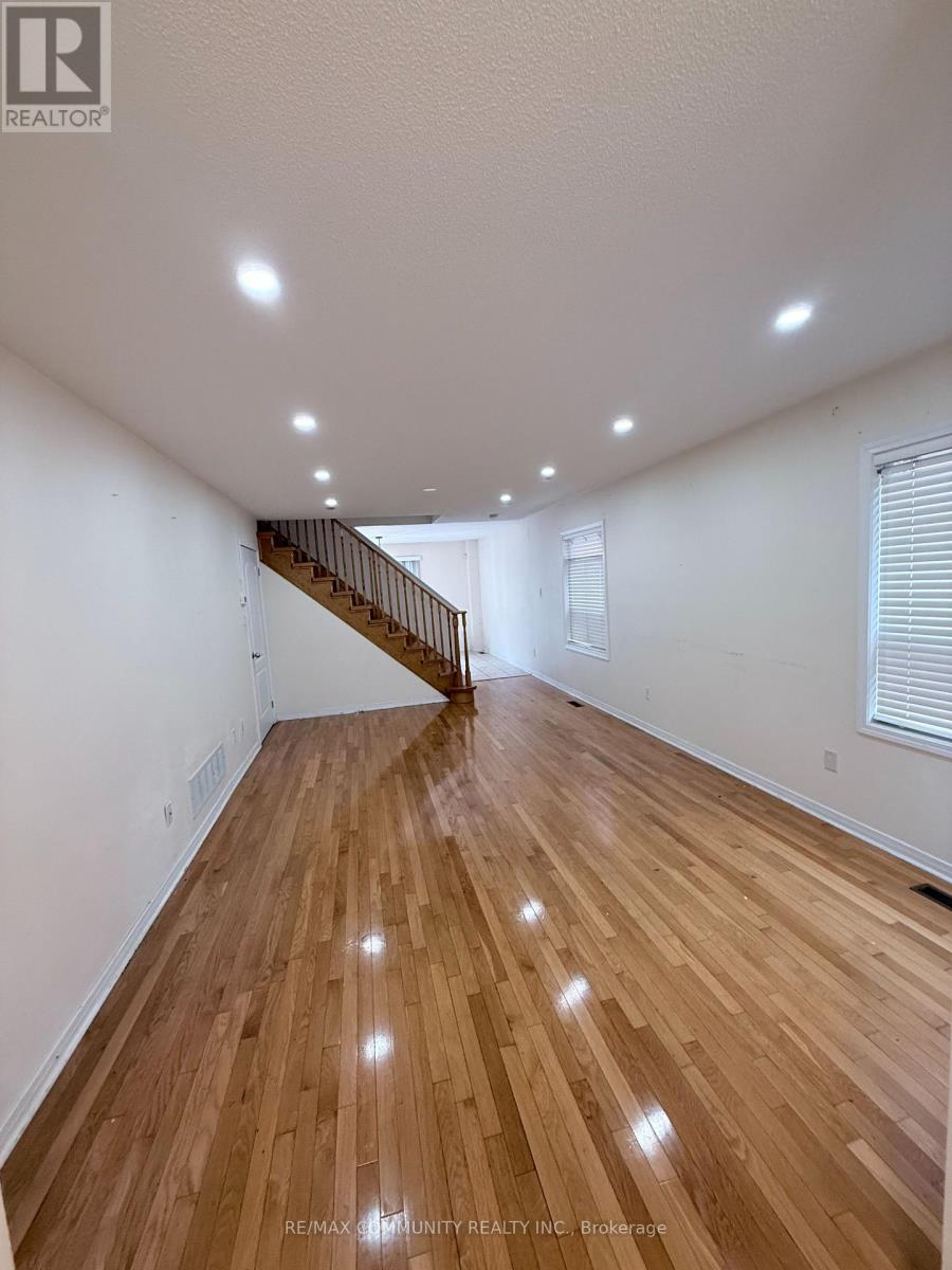 26 Grosbeak Crescent, Toronto, Ontario M1X 1X1 - Photo 4 - E13553526
