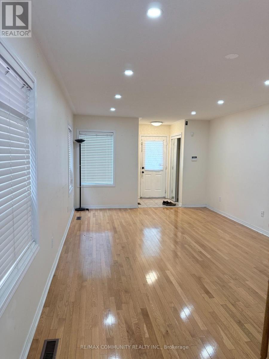 26 Grosbeak Crescent, Toronto, Ontario M1X 1X1 - Photo 2 - E13553526