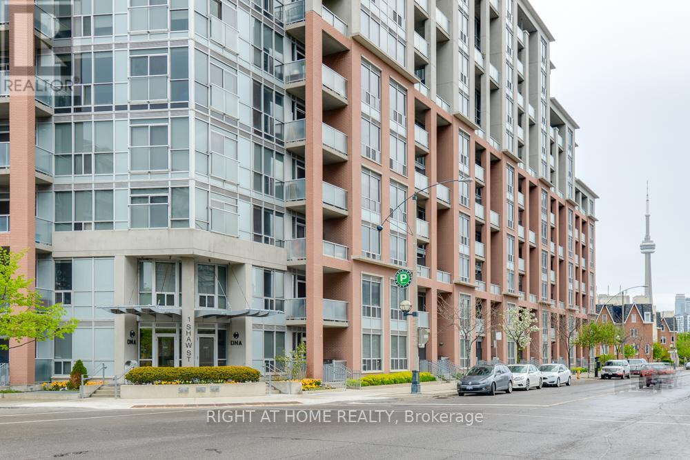 323 - 1 Shaw Street, Toronto, Ontario M6K 0A1 - Photo 2 - C13554070