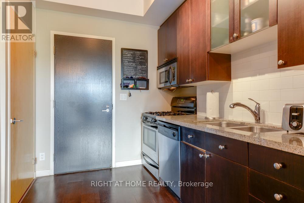 323 - 1 Shaw Street, Toronto, Ontario M6K 0A1 - Photo 4 - C13554070
