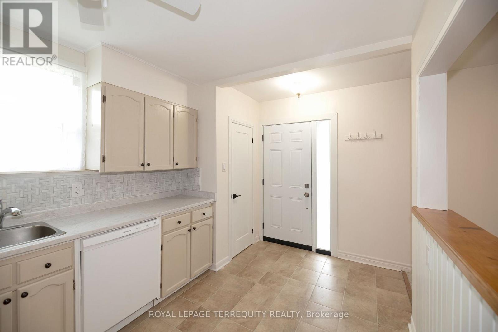 87 Emperor (Upper) Street, Ajax, Ontario L1S 1N3 - Photo 6 - E13554078