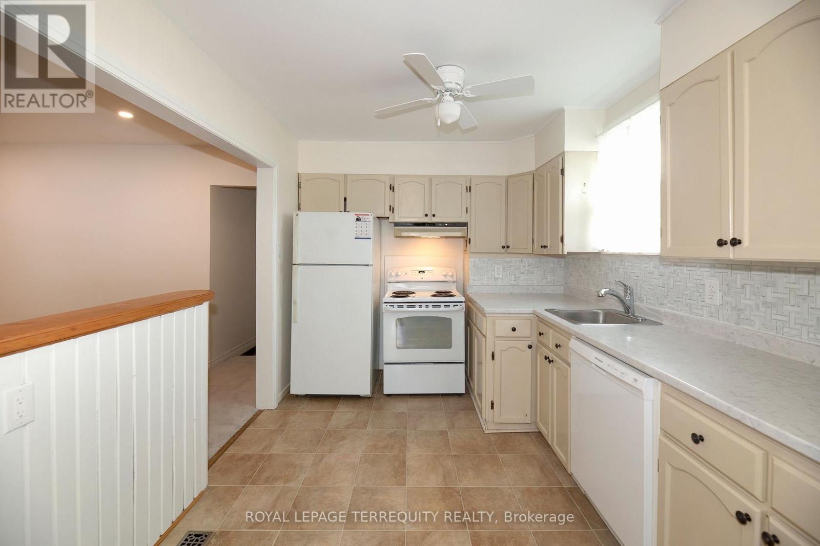 87 Emperor (Upper) Street, Ajax, Ontario L1S 1N3 - Photo 7 - E13554078
