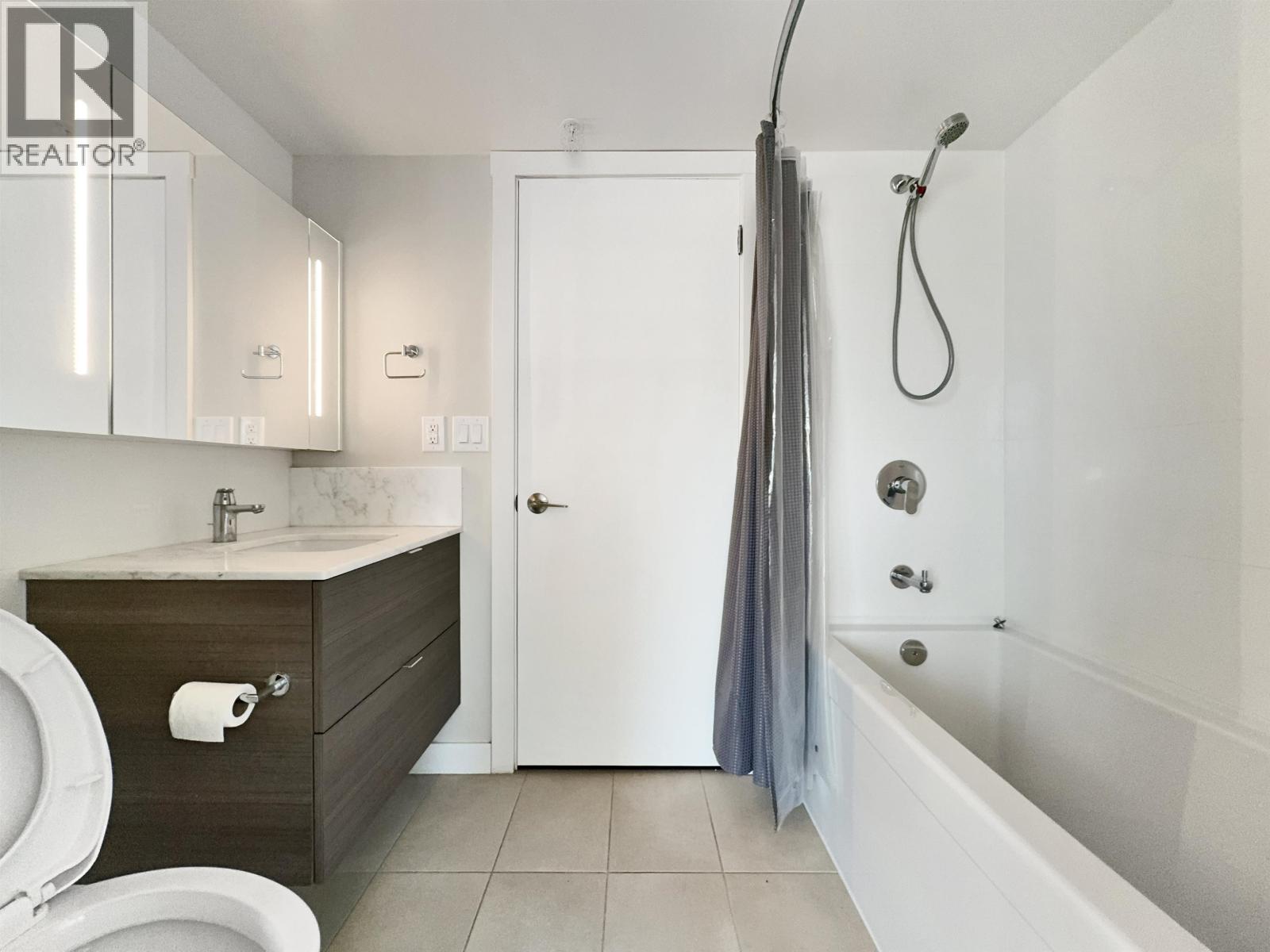 22xx 602 Como Lake, Coquitlam, British Columbia  V3G 0G2 - Photo 11 - R3145339
