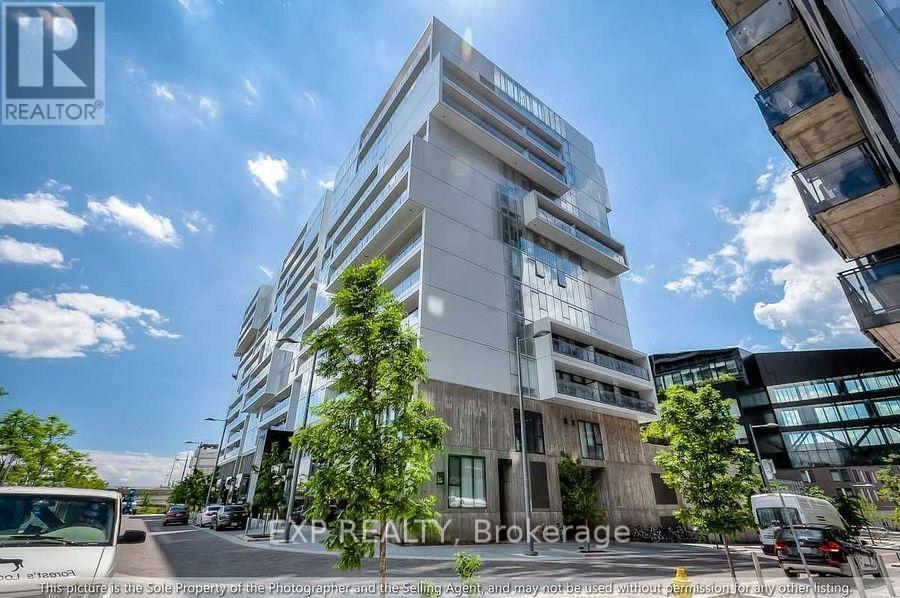 21 - 32 TROLLEY CRESCENT, Toronto, Ontario