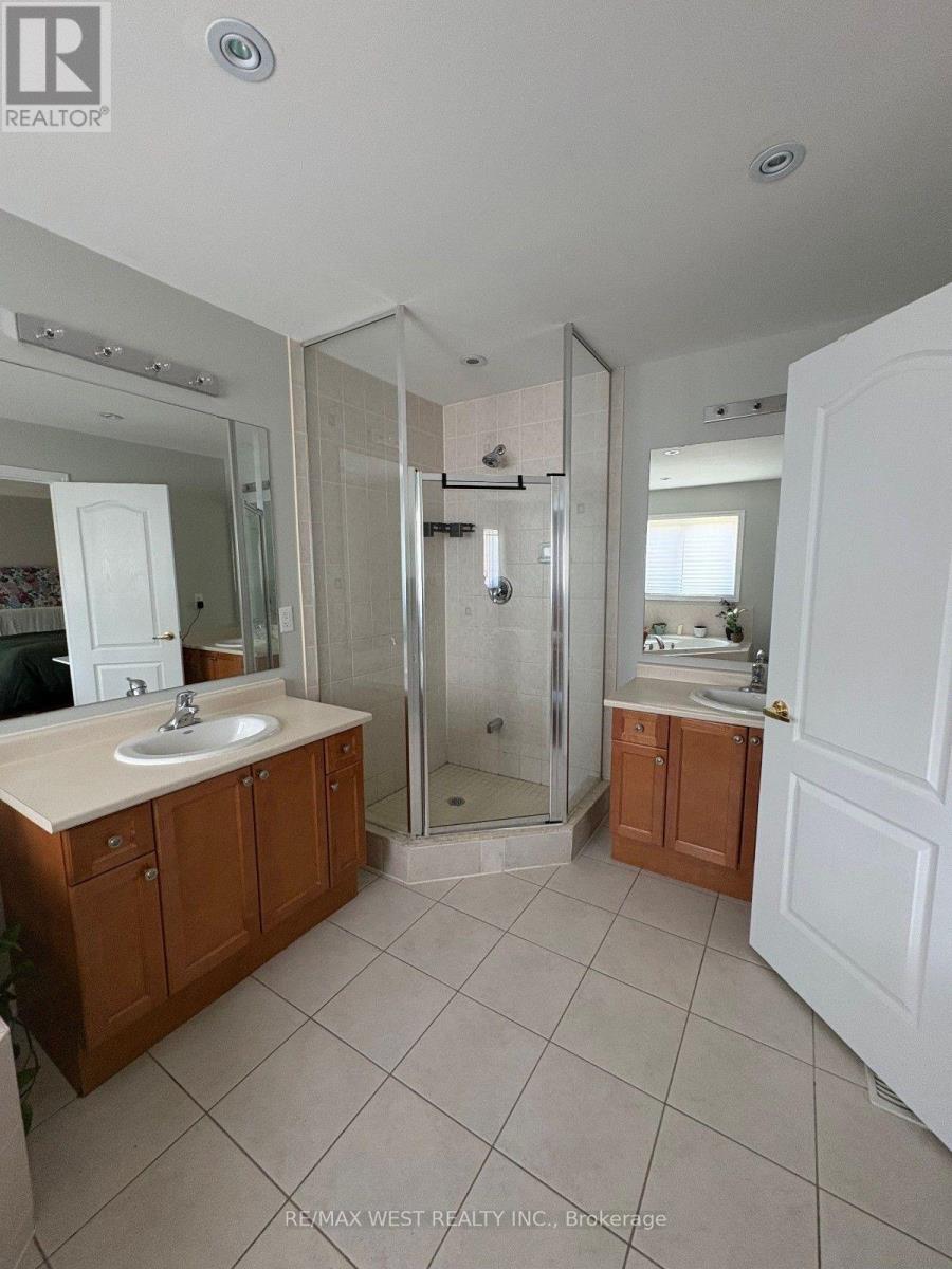 8 Callalily Road, Brampton, Ontario  L7A 0M1 - Photo 10 - W13554124