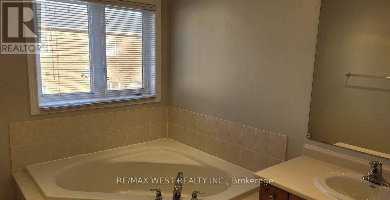 8 Callalily Road, Brampton, Ontario  L7A 0M1 - Photo 13 - W13554124