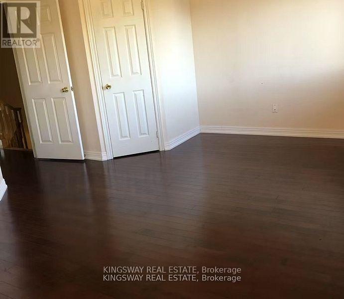 722 Four Winds Way, Mississauga, Ontario  L5R 3V4 - Photo 4 - W13554136