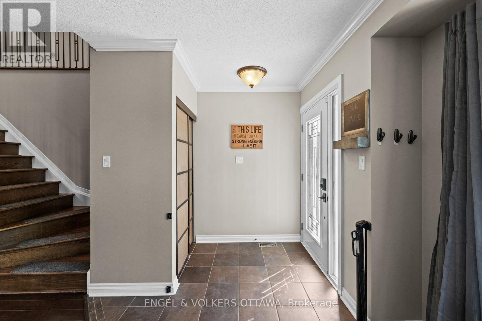 49 Kittiwake Drive, Ottawa, Ontario  K2S 1Z8 - Photo 3 - X13430530