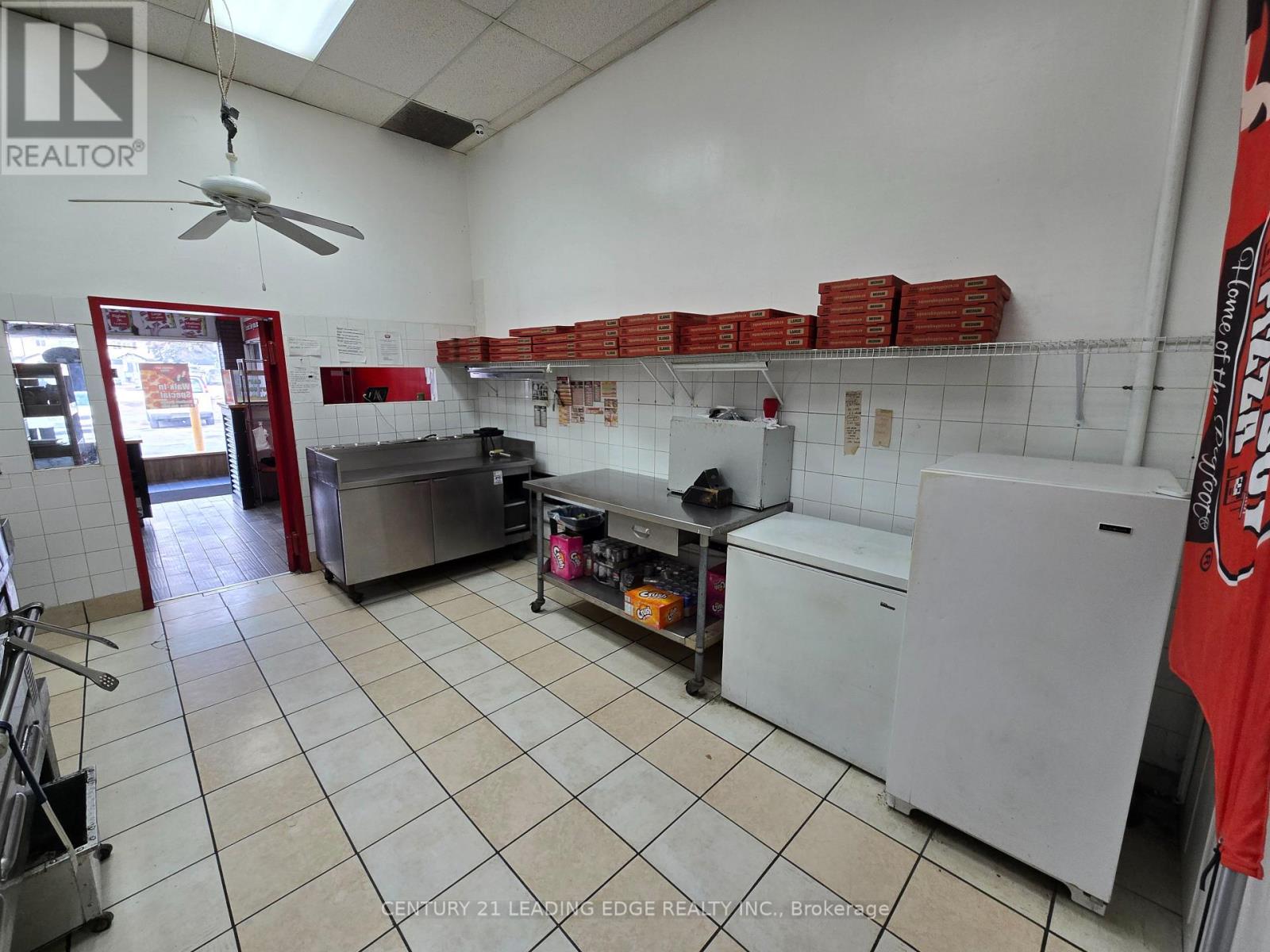 713 - 725 Krosno Boulevard, Pickering, Ontario  L1W 1G4 - Photo 5 - E13554174