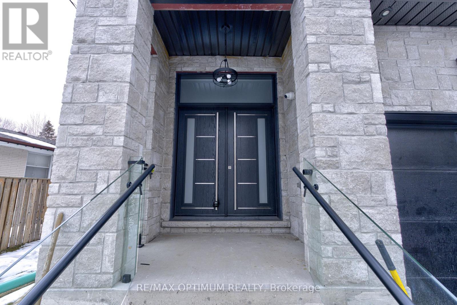 30 Mclaughlin Road N, Brampton, Ontario L6X 1Y7 - Photo 4 - W13489068