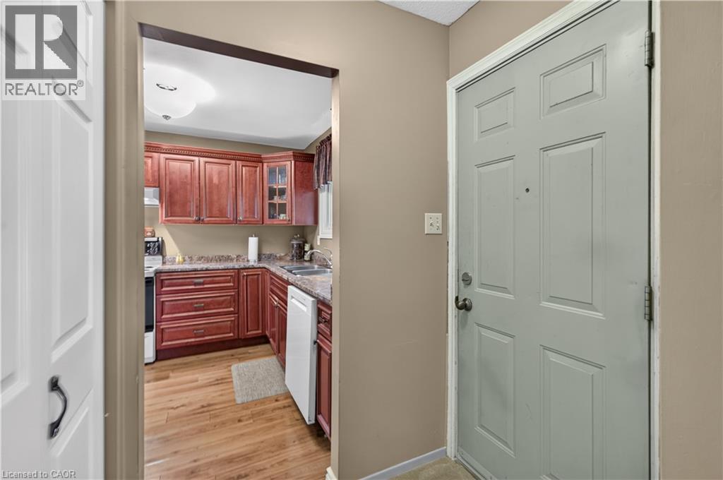 28 Boston Crescent, Hamilton, Ontario  L8T 4N2 - Photo 2 - 40845341