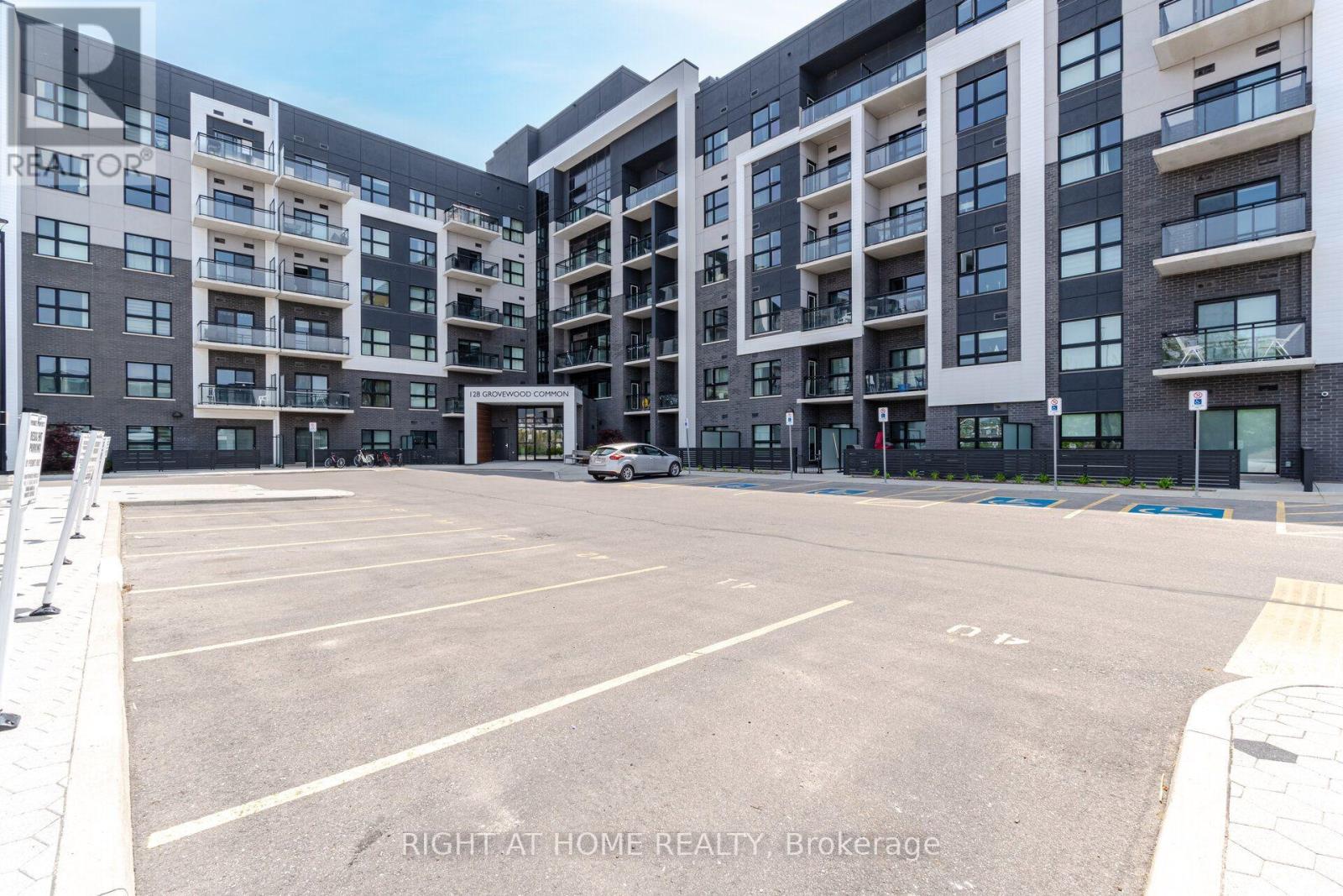 119 - 128 GROVEWOOD COMMON, Oakville, Ontario
