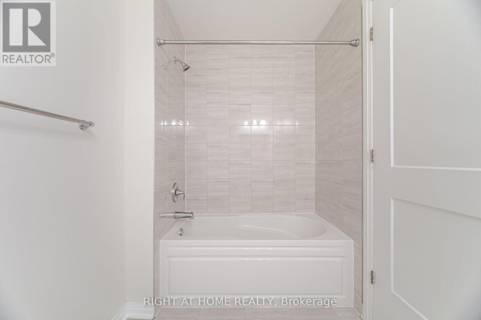 119 - 128 Grovewood Common, Oakville, Ontario  L6H 0X3 - Photo 22 - W13554238