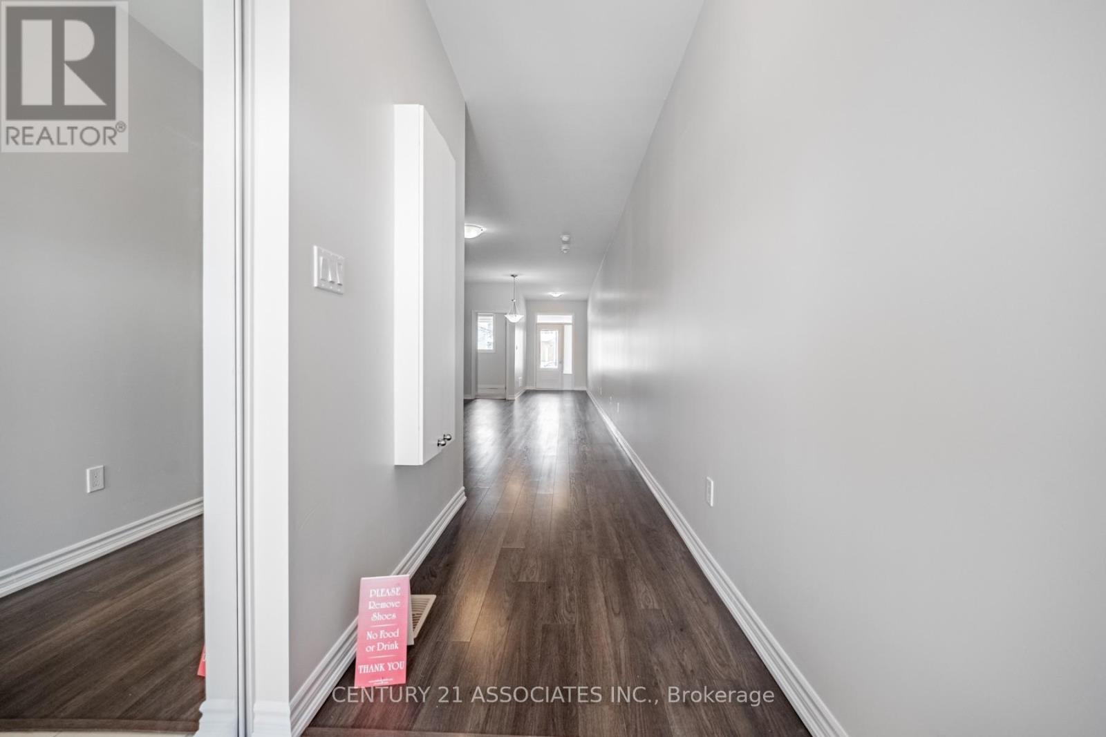 130 Daylily Lane, Kitchener, Ontario  N2R 0L7 - Photo 4 - X13538294